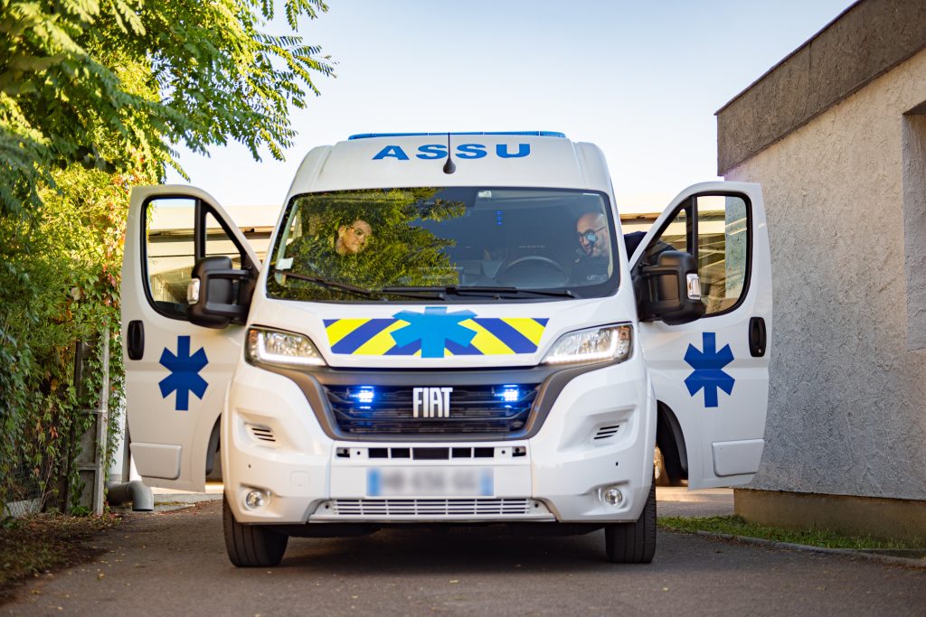 Ambulance Fiat Dax Assistance de face